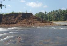 Tanah Warga dan Puluhan Nisan Makam di Banyumas Hilang Tergerus Erosi Air
