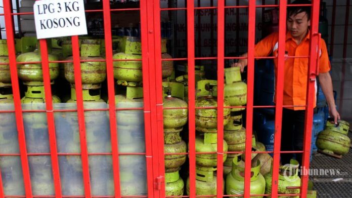 langkanya-persediaan-gas-3-kg_20150226_191319