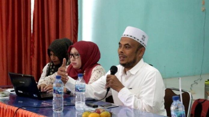 Kepala-DPPKBPP-dan-PA-Aceh-Besar-Drs-Fadhlan