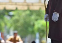 Dicambuk 700 Kali 7 Terpidana Zina Di Pidie, 1 Diantaranya Tumbang