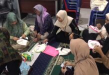 Mahasiswa PPG FKIP USK Latih Warga Gampong Kuta Alam Banda Aceh Menyulam