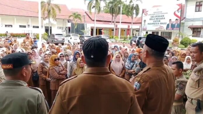 Ratusan Guru