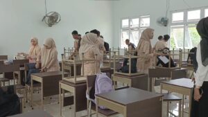 Pertama Masuk Sekolah