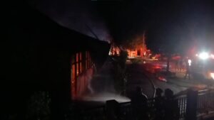 Terbakar