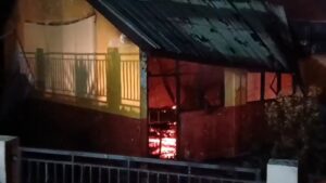 Terbakar