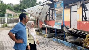 Terbakar